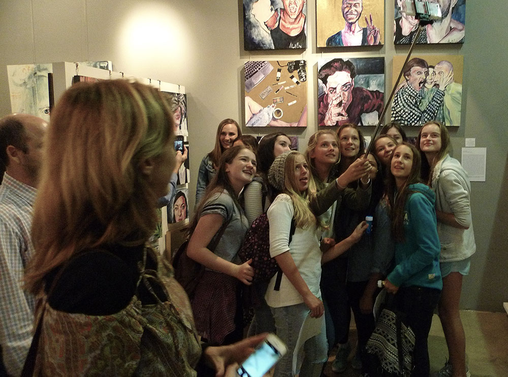 Selfie competition at StateoftheART gallery