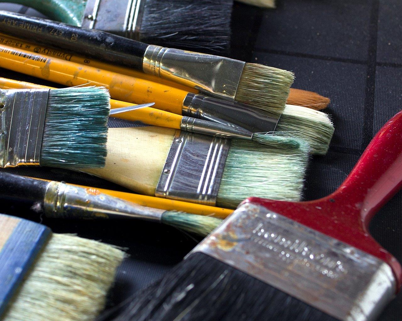 paint brushes used by artist Cedric Vanderlinden
